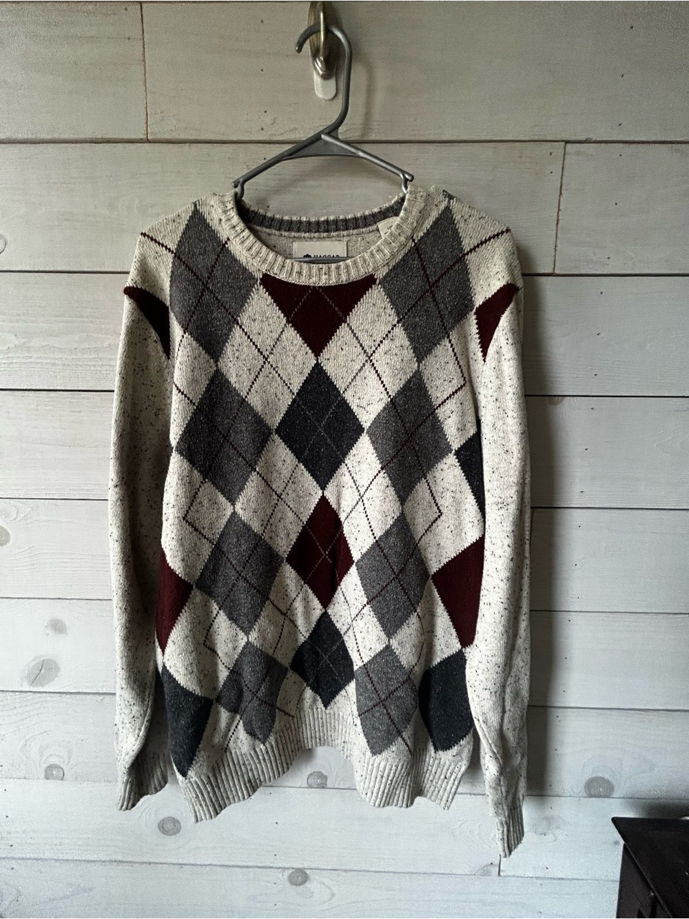 Haggar Argyle Crewneck Sweater in Cream, Gray & Burgundy